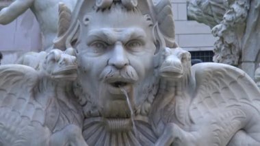 4k Roma, 16 Mayıs 2018, piazza Navona, Çeşme Moro G.L Bernini tarafından proje ve Antonio Mari tarafından 1654 yılında tamamlandı. Ayrıntıları görüntüle ve.