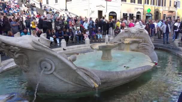 Rome May 2018 Tourists Fountain Piazza Spagna Stairs Trinit Monti — Stock Video