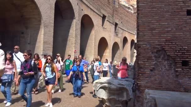 Італії Риму Колізей Вид Внутрішні Зовнішні Архітектур Відомий Амфітеатром Флавіїв — стокове відео