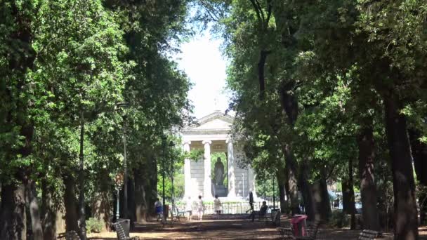 Roma Stagno Villa Borghese Tempio Esculapio Con Turisti — Video Stock