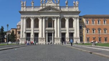 Roma, Saint gençlik Lateran Bazilikası ana cephesi