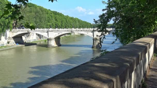 Рим Перегляд Джузеппе Мацціні Мосту Через Річку Тибр — стокове відео