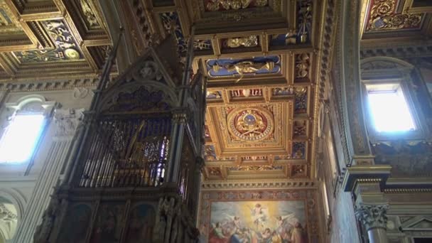 イタリア ローマ ジョバンニ ラテラノ大聖堂の教皇のバシリカのインテリア — ストック動画