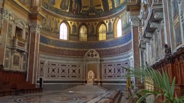 意大利 Laterano 教皇大教堂的内部 — 图库视频影像