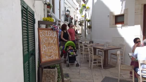 Italië Puglia Regio Locorotondo Historische Centrum Van Middeleeuwse Oorsprong Bestaat — Stockvideo