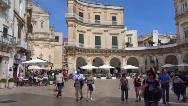Italia Martina Franca Turistas Visitando Plaza Principal Ciudad — Vídeo de stock