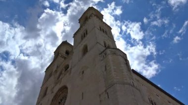 4 k İtalya, Puglia bölge, Altamura, Santa Maria Assunta Katedrali, cephe ve yükseklikler