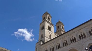 4 k İtalya, Puglia bölge, Altamura, Santa Maria Assunta Katedrali, cephe ve yükseklikler