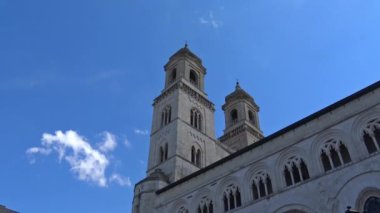 4 k İtalya, Puglia bölge, Altamura, Santa Maria Assunta Katedrali, cephe ve yükseklikler