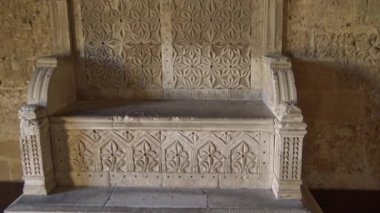 İtalya, Gioia del Colle, Norman-Swabian Castle, 9. yüzyıl. İç salonları, taht odası.