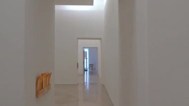 İtalya, Napoli, müze M.A.D.R.E. Çağdaş Sanat Sergisi