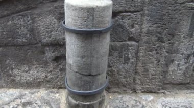 Napoli, Decuman bölgesinde Antik kafatası.