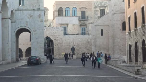 Itália Bari Basílica São Nicolau Turistas Visitantes Desfasamento Temporal — Vídeo de Stock