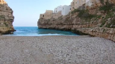 İtalya, Polignano a Mare, Lama Monachile Körfezi