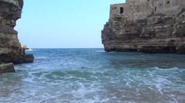 İtalya, Polignano a Mare, Lama Monachile Körfezi