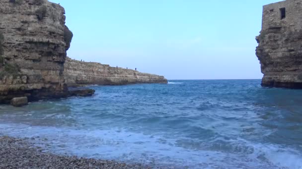 Italien Polignano Mare Lama Monachile Bucht — Stockvideo