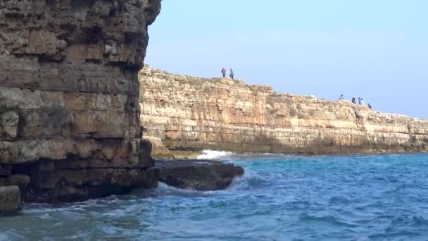 Italien Polignano Mare Lama Monachile Bucht — Stockvideo