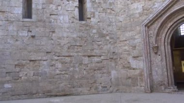 4 k İtalya, Castel del Monte, UNESCO miras, 13. yüzyılda kale, iç