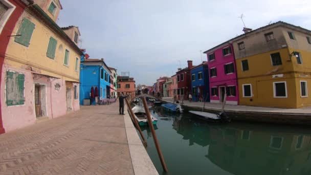 Venedik Venedik Lagünde Burano Adasının Tipik Renkli Evlerin Görünümü — Stok video