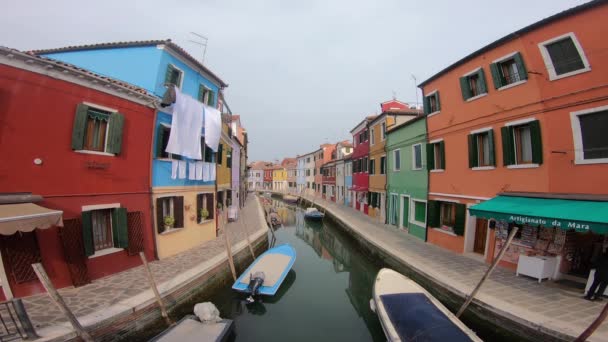 Venedik Venedik Lagünde Burano Adasının Tipik Renkli Evlerin Görünümü — Stok video