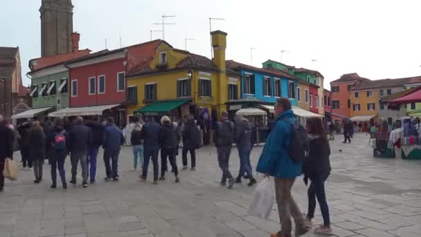 Venice Туристи Відвідують Острів Бурано Венеціанській Лагуні Проміжок Часу — стокове відео