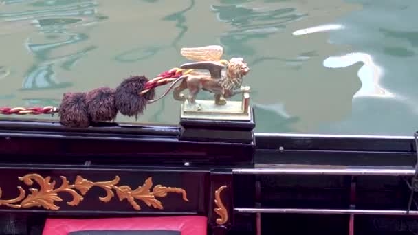 Veneza Detalhes Uma Gôndola Barco Típico Cidade — Vídeo de Stock