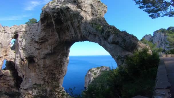 Italia Capri Vista Del Famoso Arco Natural — Vídeos de Stock