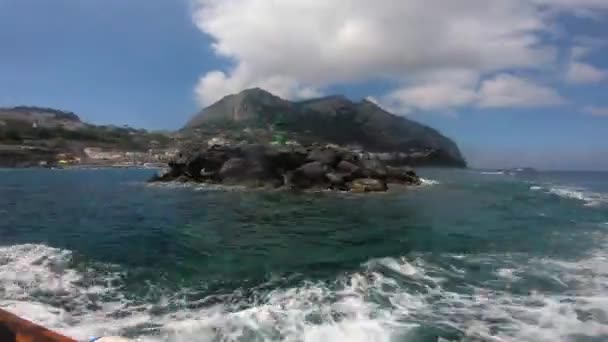 Włochy Capri Panoramiczne Widoki Łodzi Podczas Zwiedzania Wyspy — Wideo stockowe