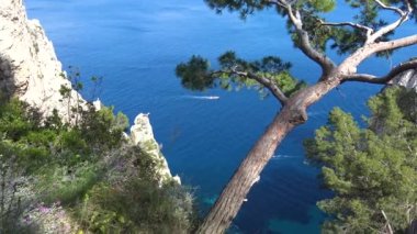 İtalya, Capri, ünlü doğal kemer görünümü