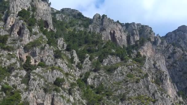 イタリア カプリ島 島のツアー中にボートからのパノラマビュー — ストック動画