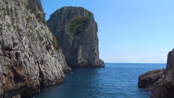 Italia Capri Vista Las Famosas Pilas Roca Natural Vista Lateral — Vídeo de stock