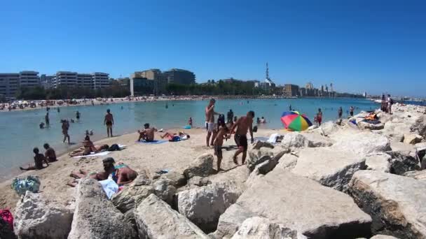 意大利 在海滩上的人的看法 时间推移 — 图库视频影像