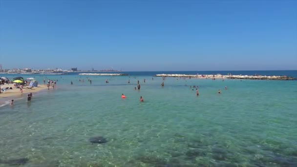 Italië Bari Uitzicht Mensen Het Strand — Stockvideo