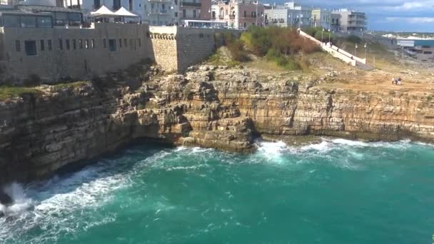 Italien Polignano Mare Utsikt Över Havet Monachile Lama — Stockvideo