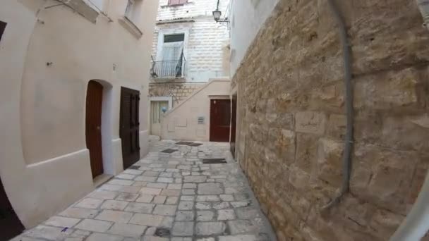 Itálie Polignano Mare Procházka Typickými Ulicemi Středověkého Starého Města — Stock video