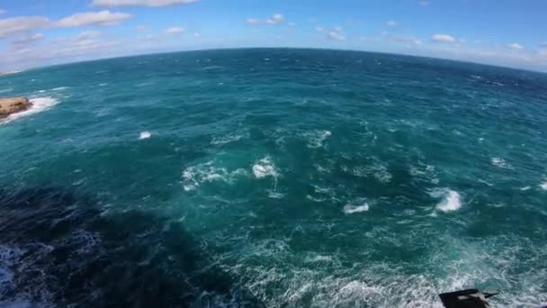 Talia Polignano Mare Panoramatické Moře Hýbané Typickou Terasou Výhledem Moře — Stock video