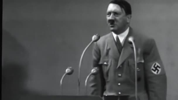 ドイツ エッセン1938年 大戦中のドイツ国民へのヒトラーの演説の歴史的な映像 音声付き — ストック動画