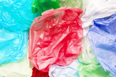 Renkli plastik torba