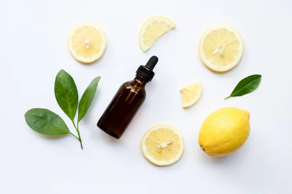Fresh Lemon Lemon Essential Oil White Background — Stock Photo, Image