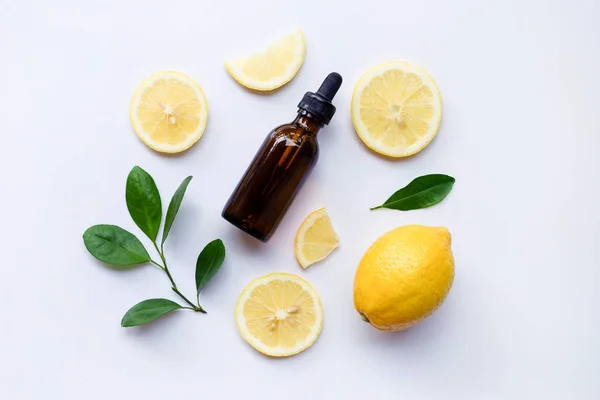 Fresh Lemon Lemon Essential Oil White Background — Stock Photo, Image