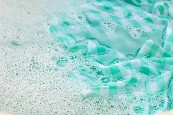 Blötlägg Grön Vit Duk Innan Tvätt — Stockfoto