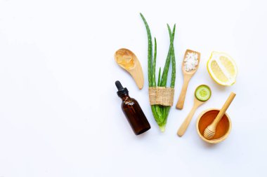 Aloe vera, limon, salatalık, tuz, tatlım. Beyaz Ev yapımı cilt bakımı için doğal maddeler. Kopya alanı
