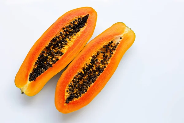 Fruta de papaya sobre fondo blanco. — Foto de Stock