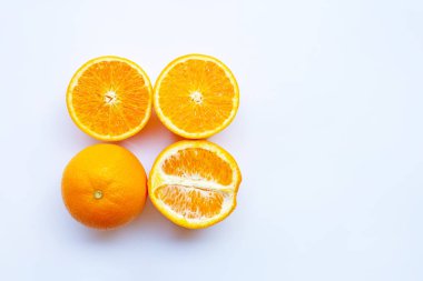 Yüksek vitamin C. taze portakal narenciye beyaz