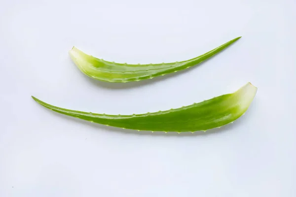 Aloe Vera ist eine beliebte Heilpflanze für Gesundheit und Schönheit, wh — Stockfoto