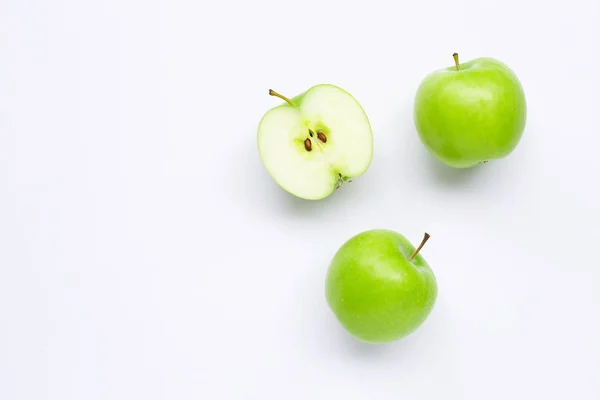 Manzanas verdes sobre blanco — Foto de Stock