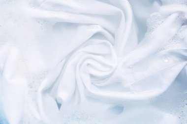 Yıkamadan önce bezi ıslat, beyaz bez.. 