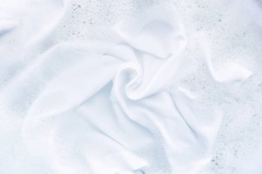 Yıkamadan önce bezi ıslat, beyaz bez.. 