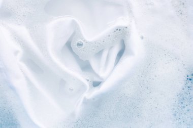 Yıkamadan önce bezi ıslat, beyaz bez.. 