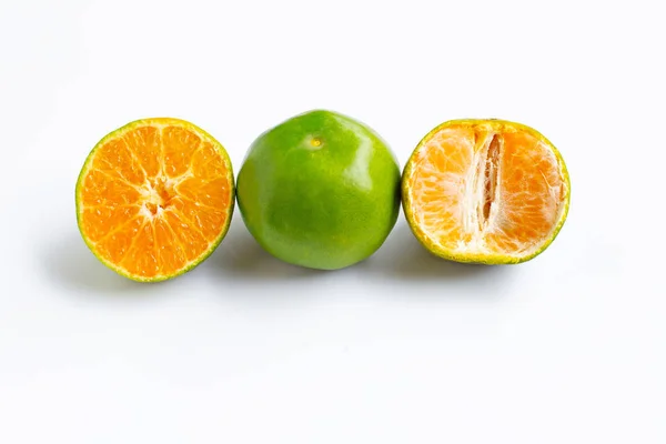 在白色上分离的橙子 — 图库照片